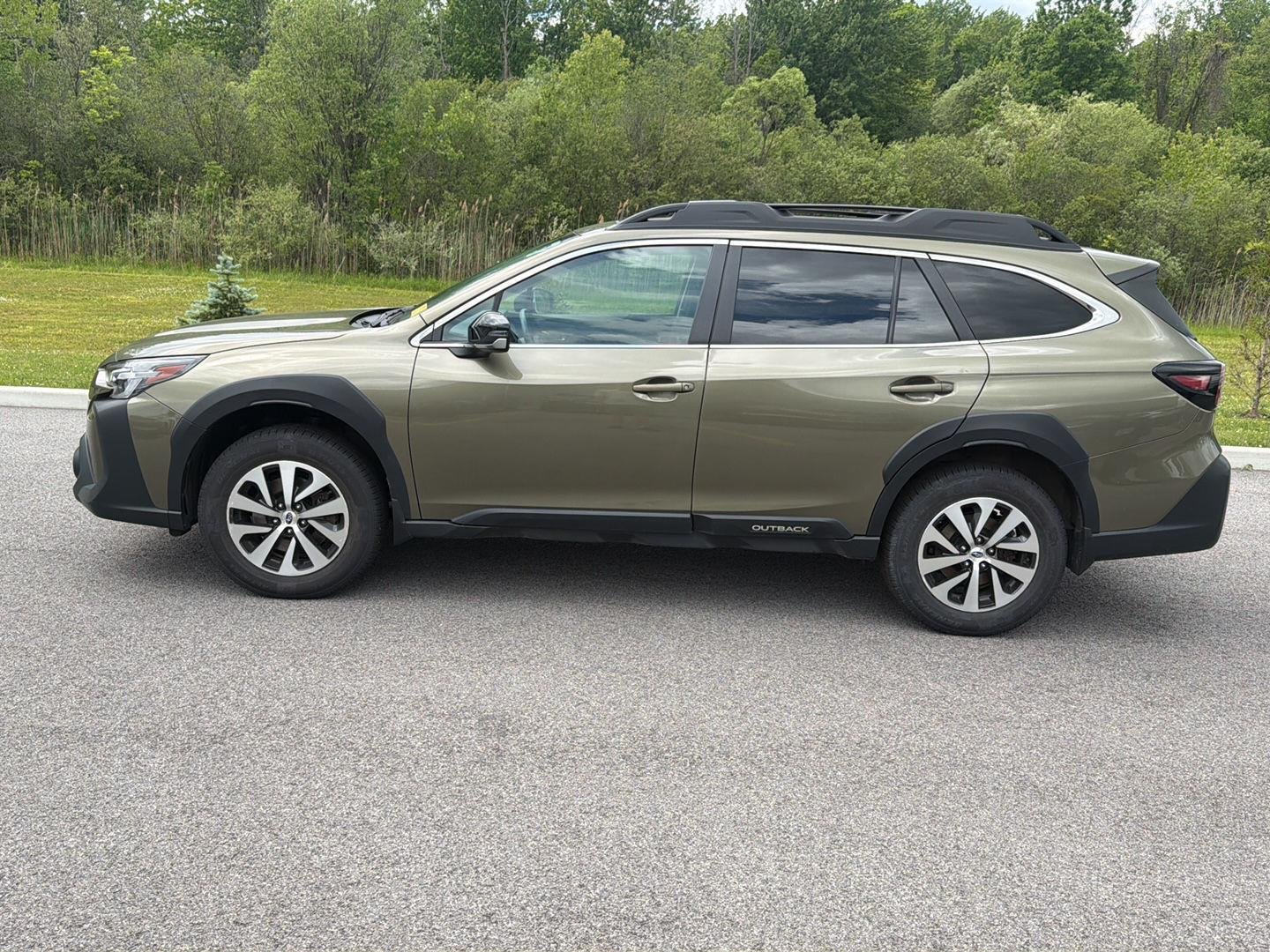 Used 2024 Autumn Green Metallic Subaru Premium image 7