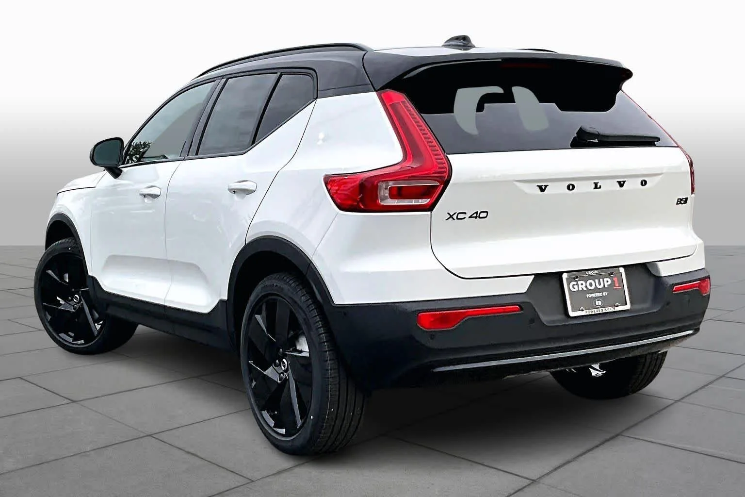 New 2026 Crystal White Volvo Ultra image 3