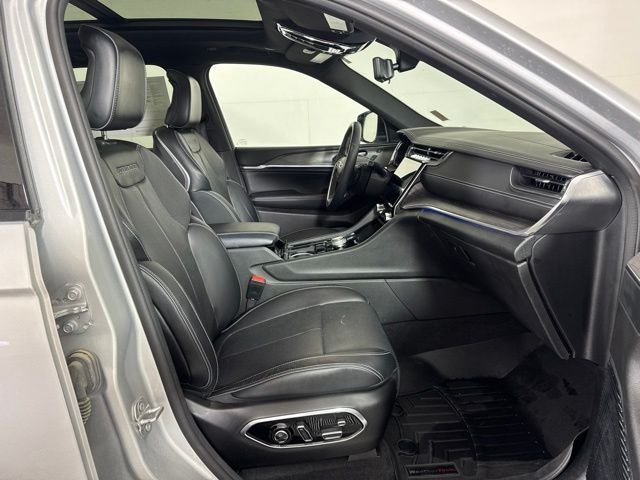 Used 2022 Silver Zynith Jeep Overland image 4