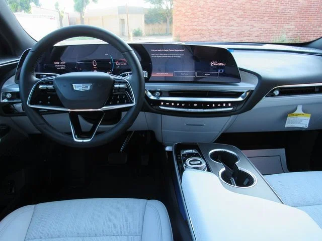 2025 Cadillac LYRIQ Luxury 1 - Photo 7