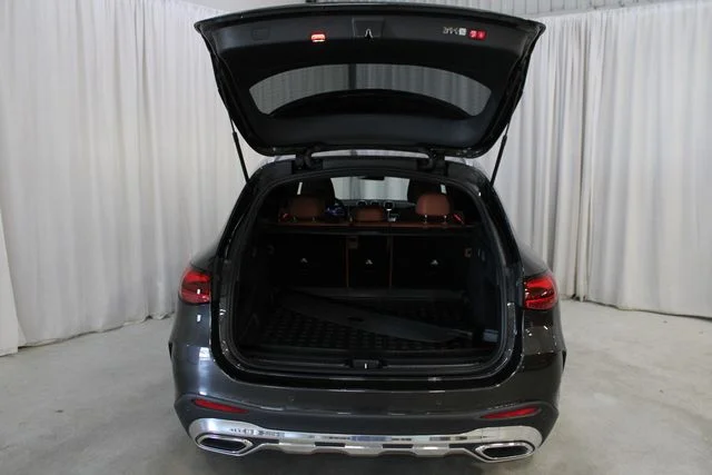 Used 2023  Mercedes-Benz GLC 300 image 31