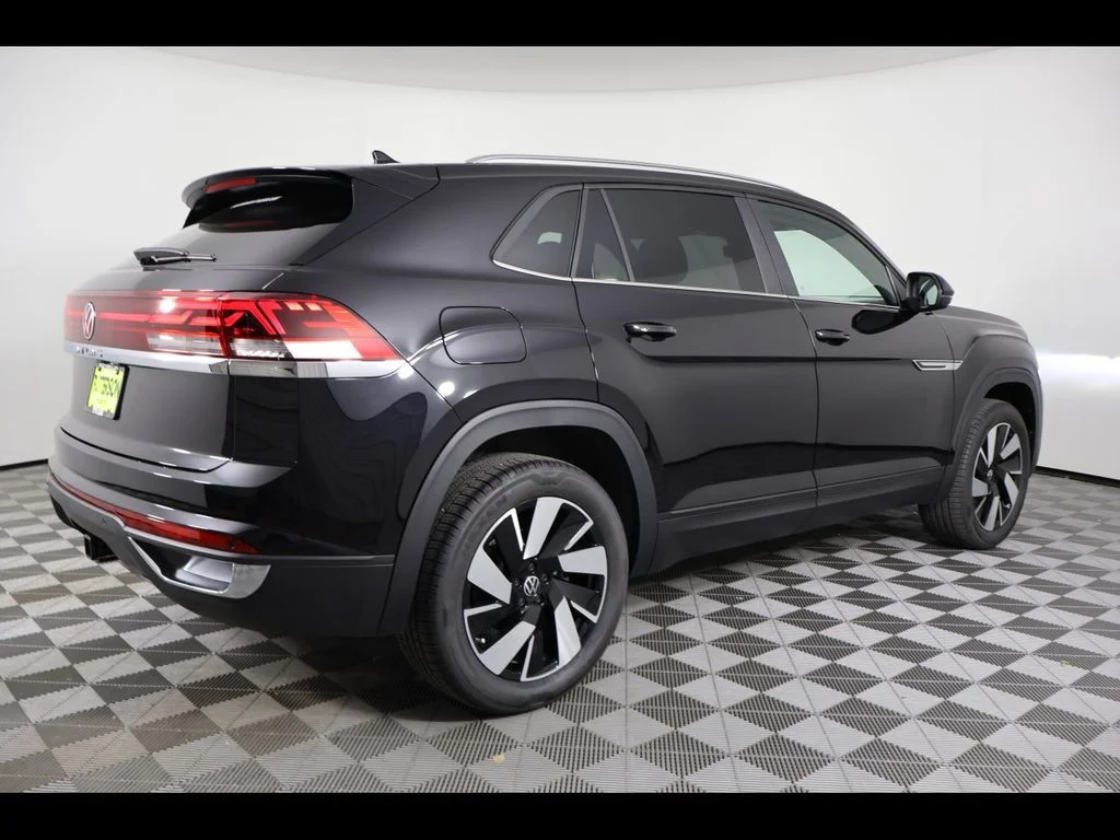 New 2026 Black Volkswagen 2.0T SE w/Technology image 6