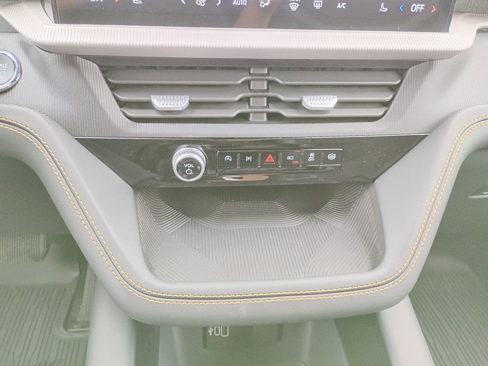 New 2026 Star White Metallic Tri-Coat Ford Tremor® image 29