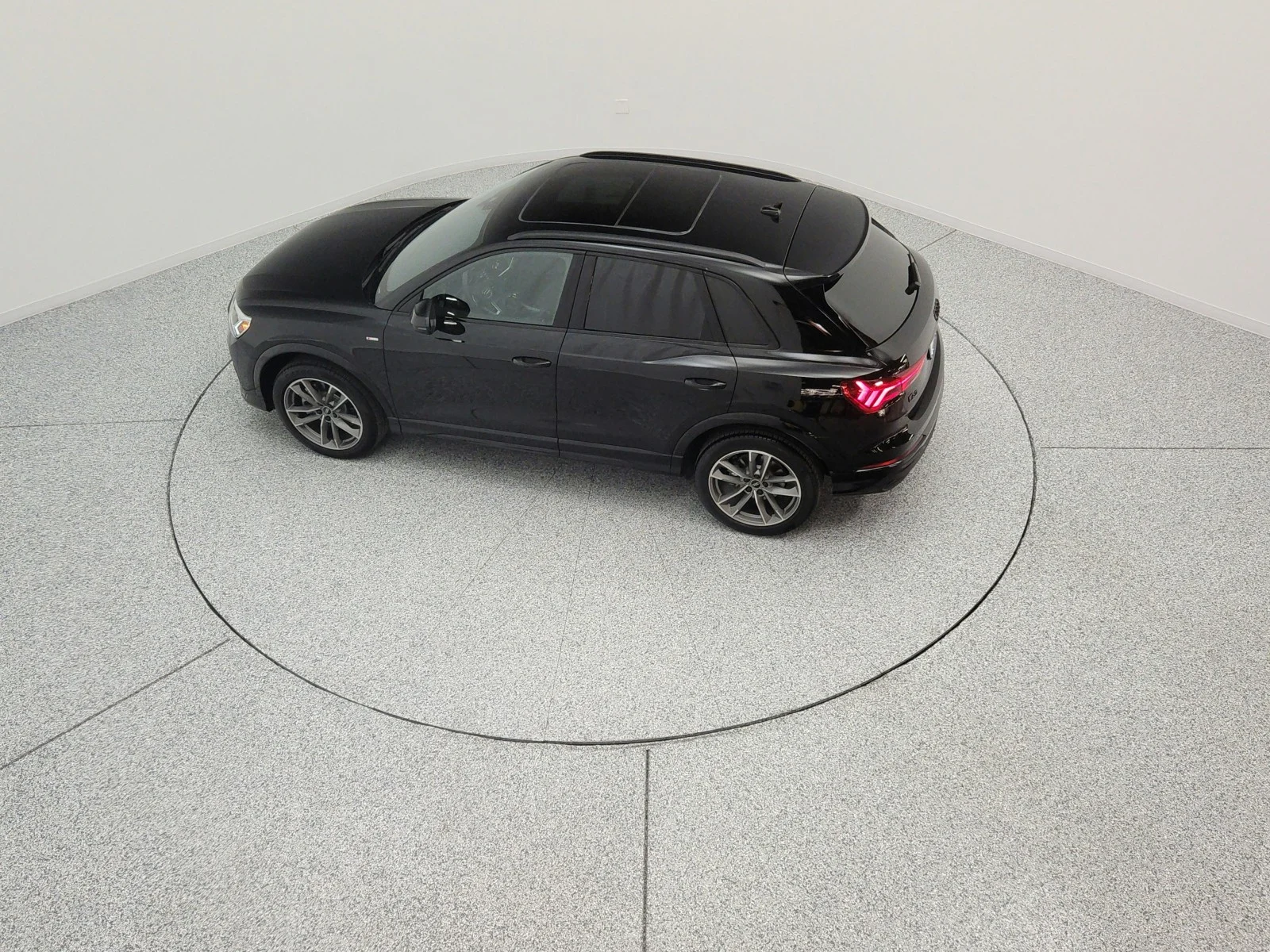Used 2025 Mythos Black Metallic Audi S line Premium image 16