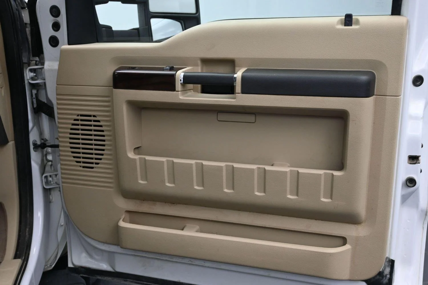 Used 2008 White Ford XL image 8