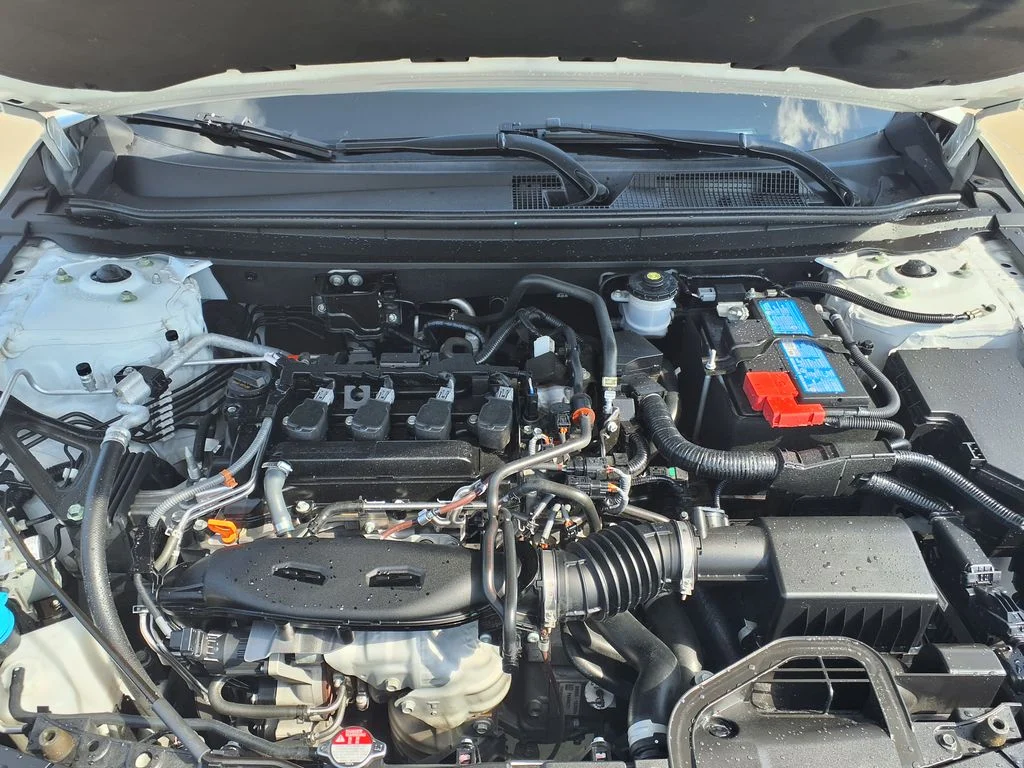 Used 2023 White Honda EX image 33