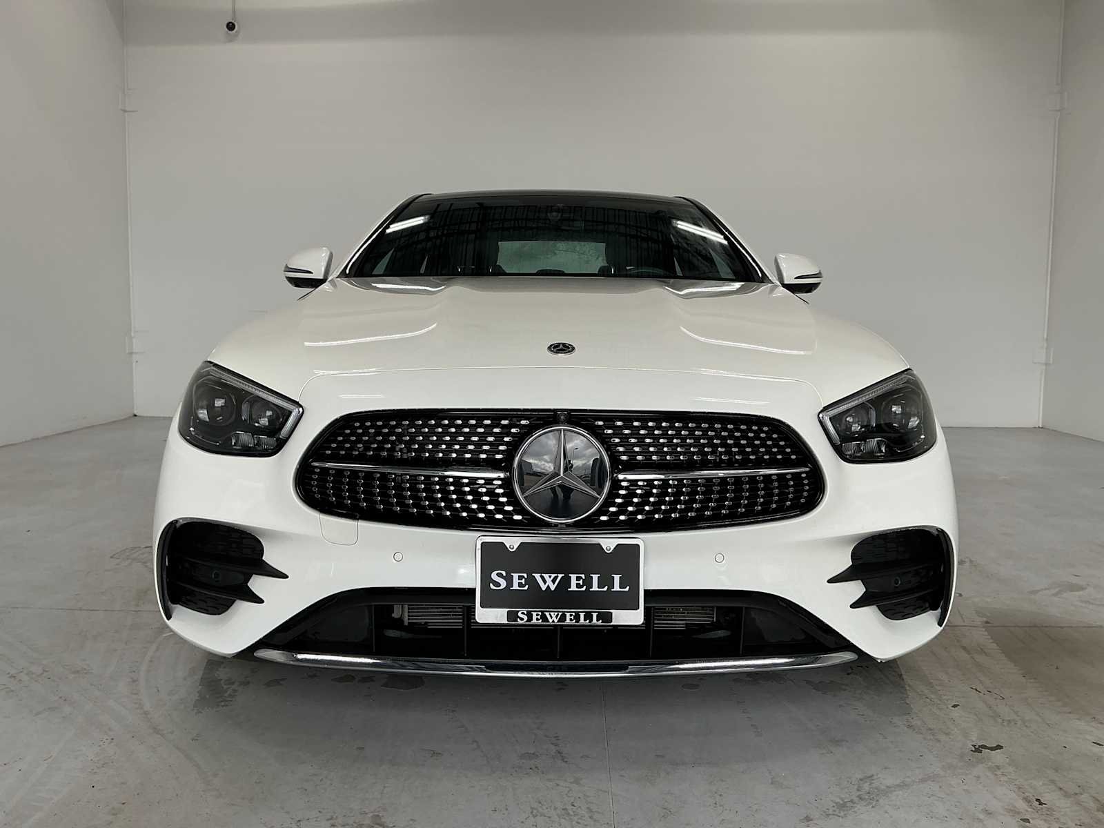 Certified Used 2022 MANUFAKTUR Diamond White Mercedes-Benz E 350 image 2