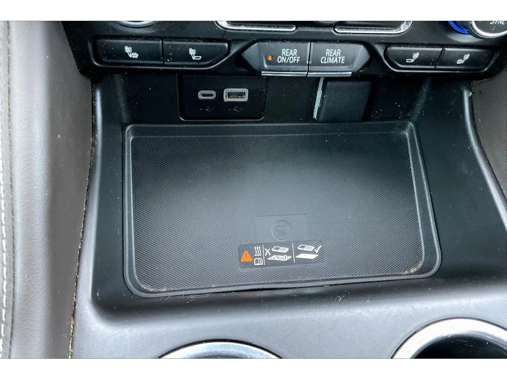 Used 2023 Summit White Chevrolet Z71 image 24