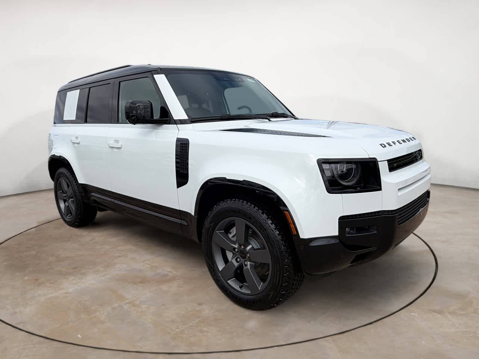 New 2026 Fuji White Land Rover X-Dynamic SE image 7