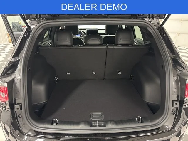 New 2026 Black Jeep Latitude image 28