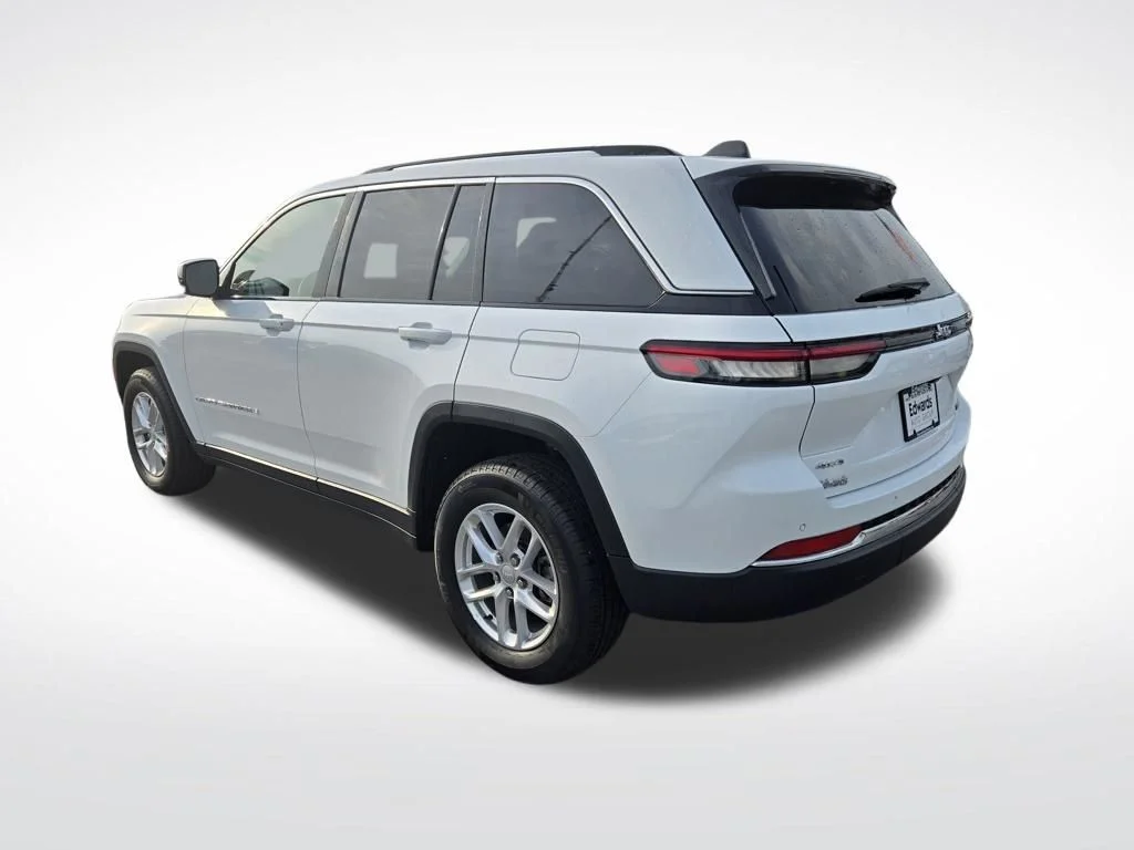Used 2023 White Jeep Limited image 5