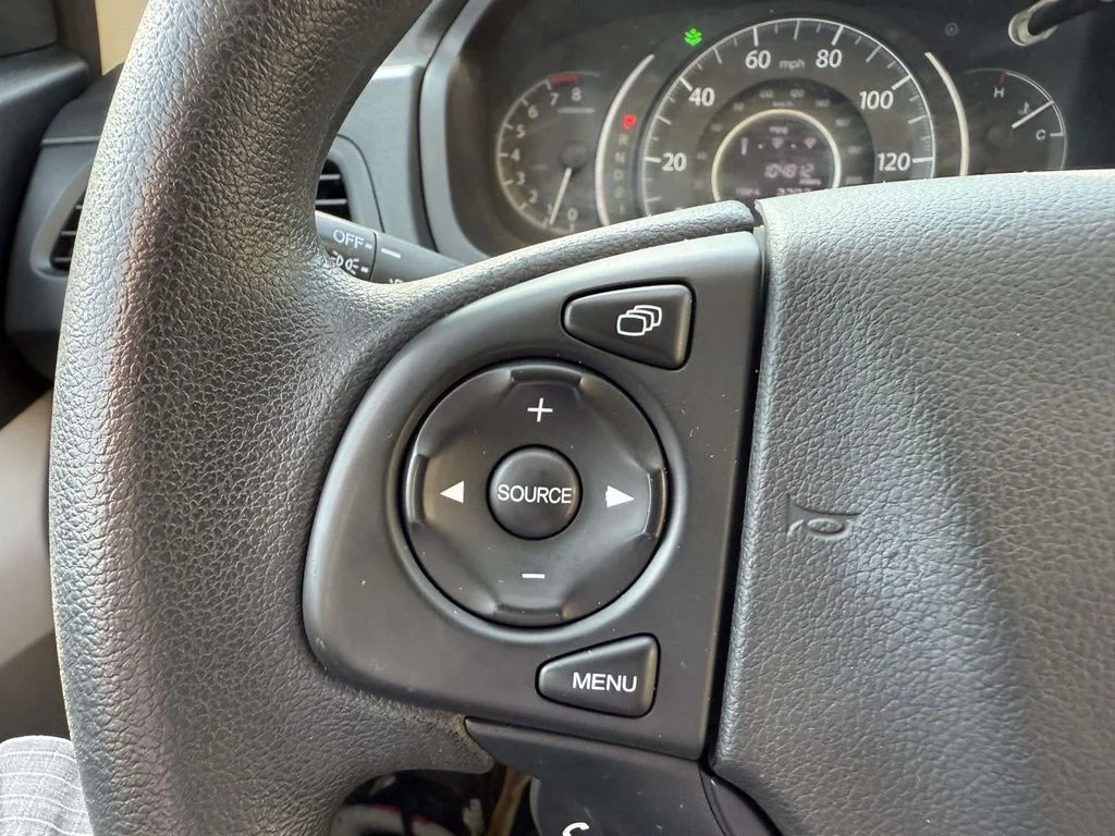 Used 2014 Silver Honda LX image 23