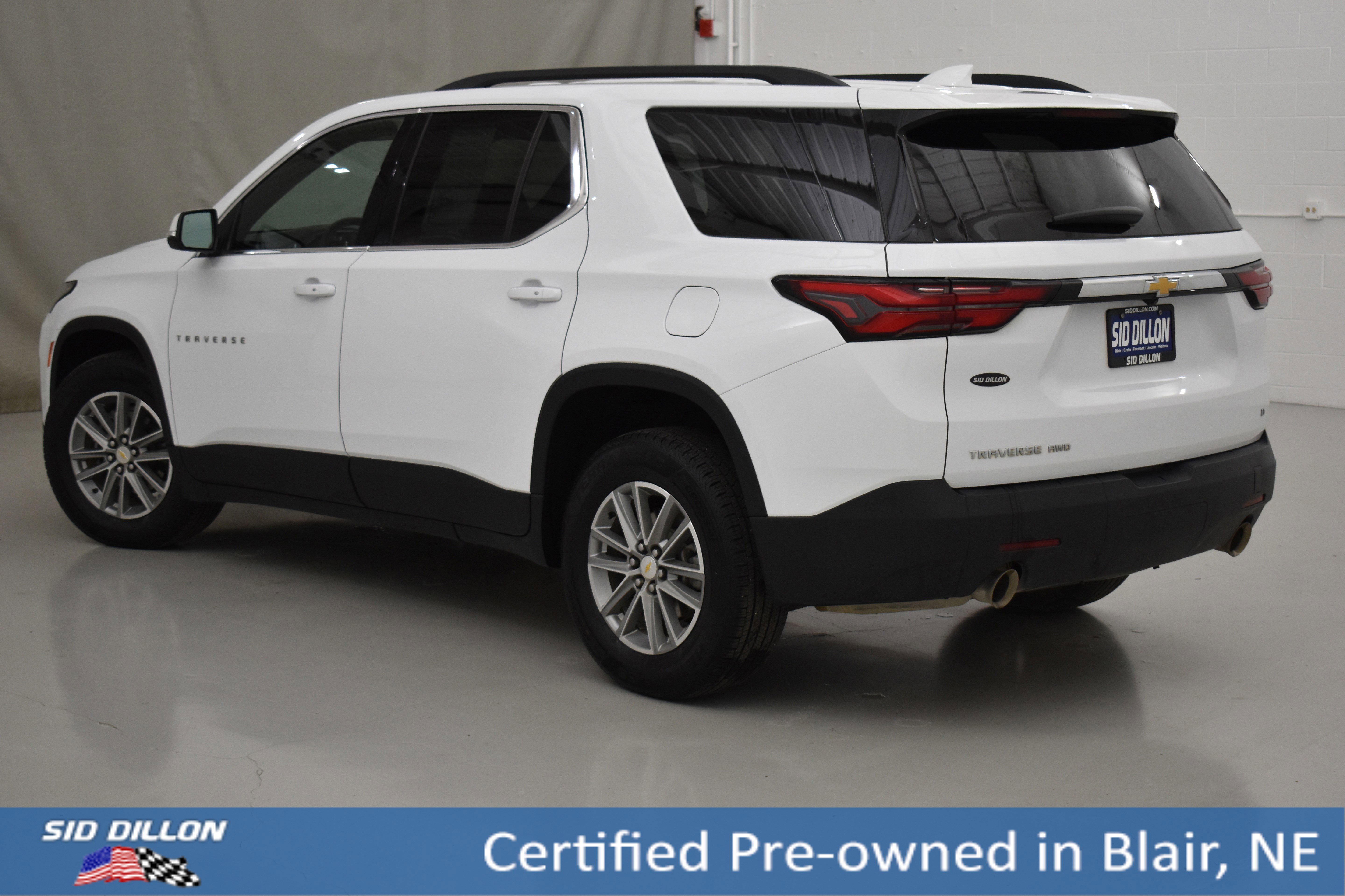 Used 2023 Summit White Chevrolet LT Cloth image 14