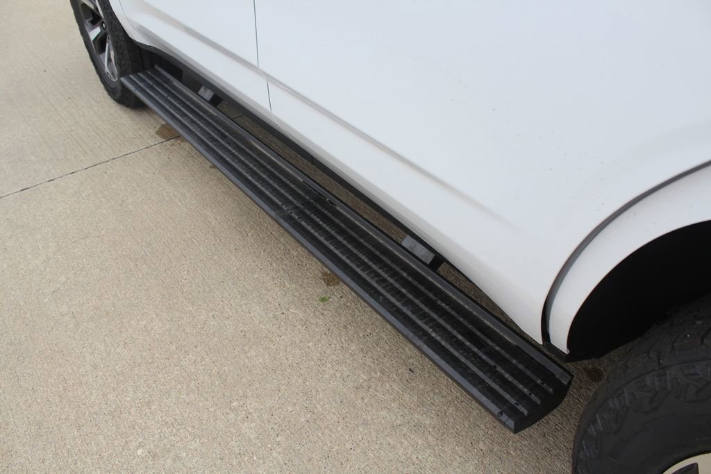 2026 GMC Yukon AT4 Ultimate - Photo 9
