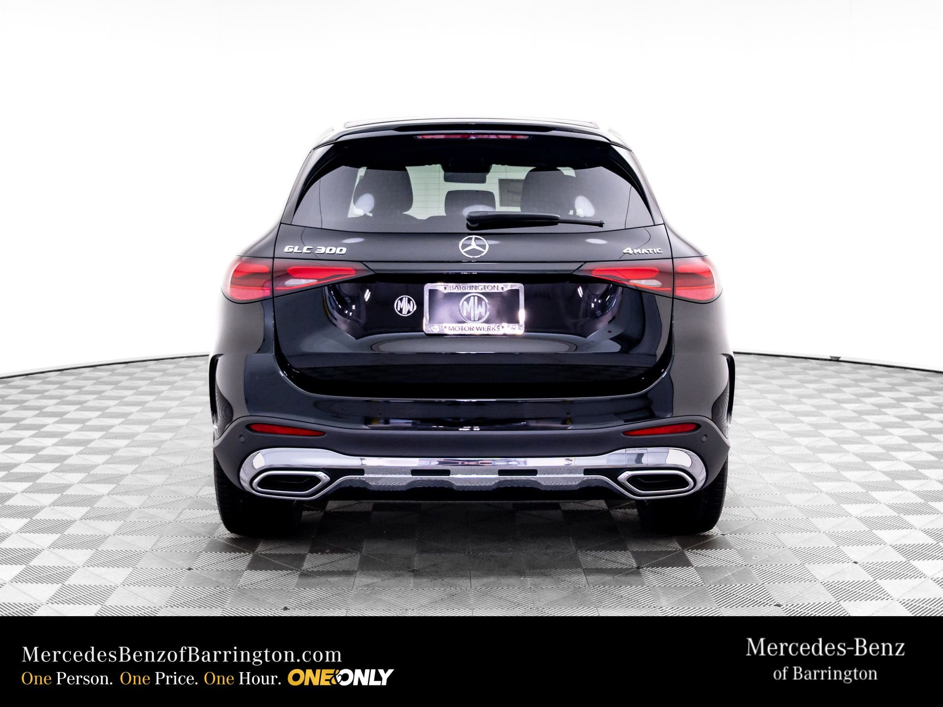 New 2026 Black Mercedes-Benz GLC 300 image 4