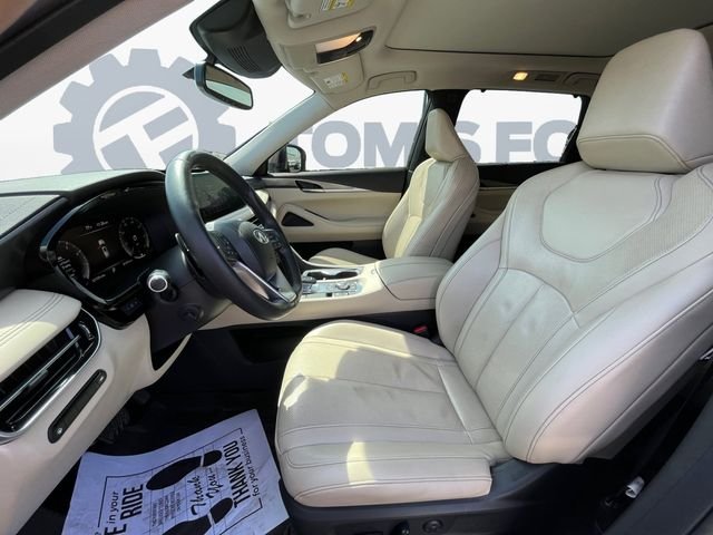Certified Used 2022 Majestic White INFINITI LUXE image 11