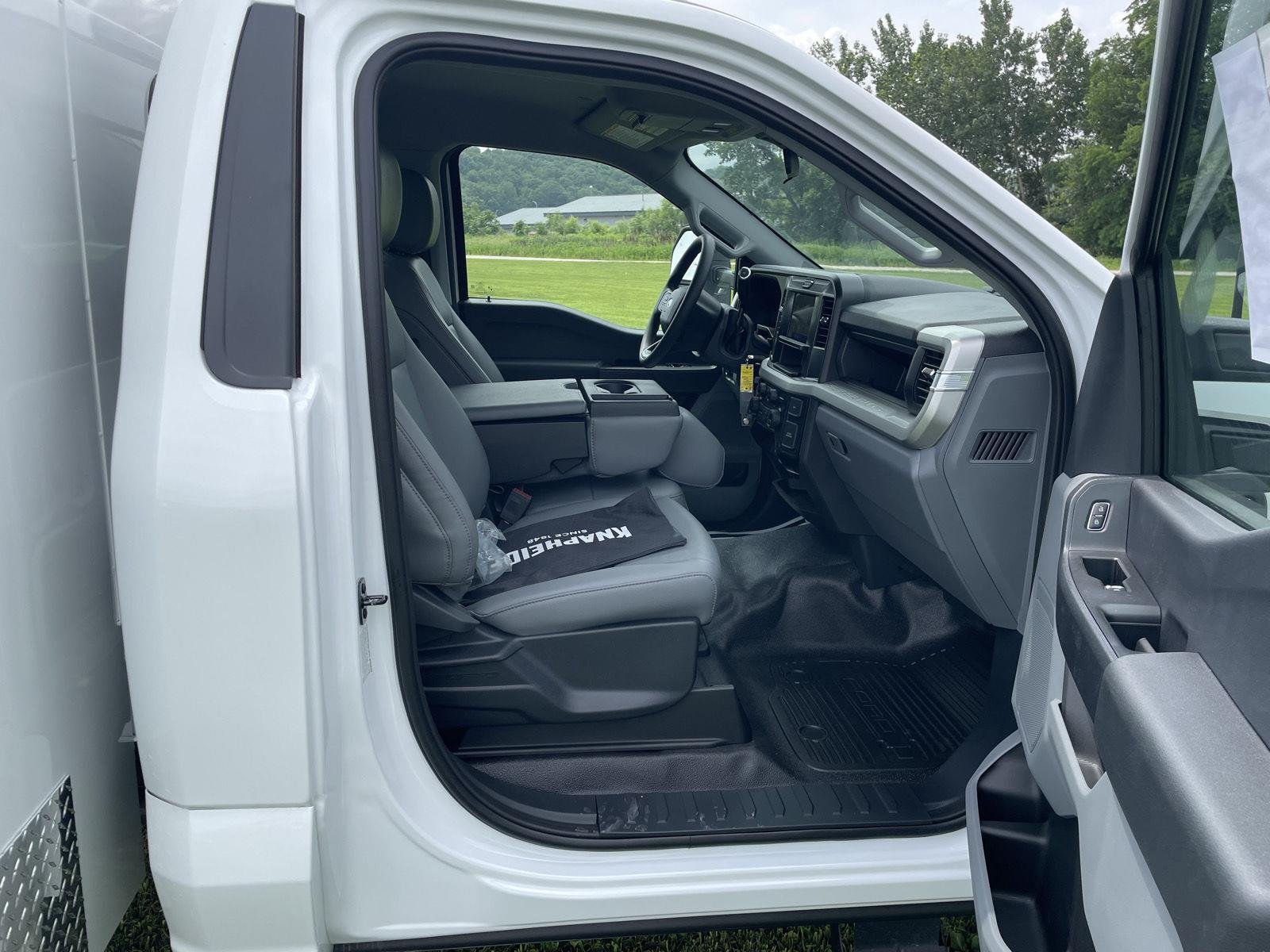 New 2026 Oxford White Ford F-450® XL image 14