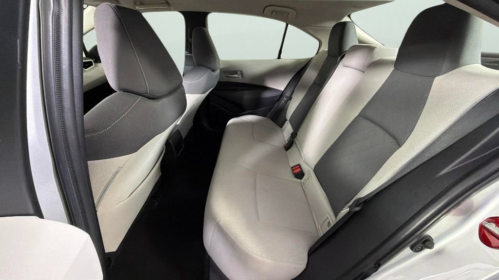 Used 2020 Silver Toyota LE image 25