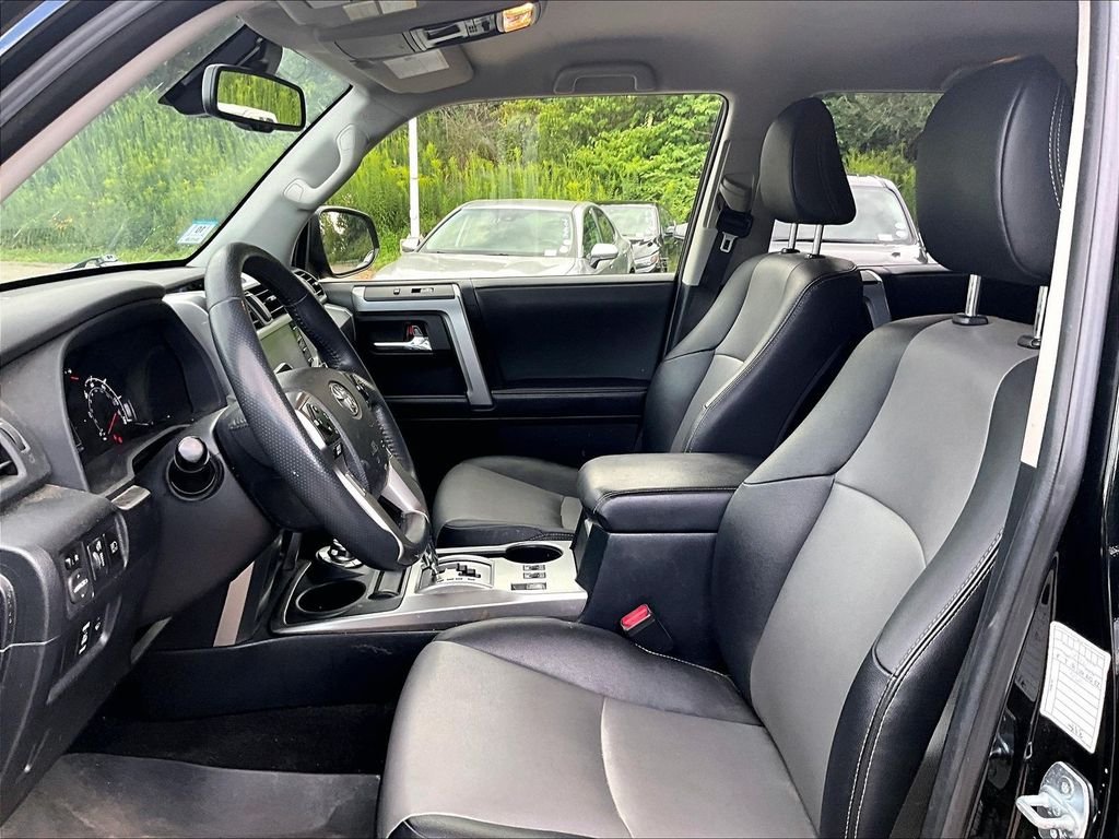 Used 2022 Black Toyota SR5 Premium image 4