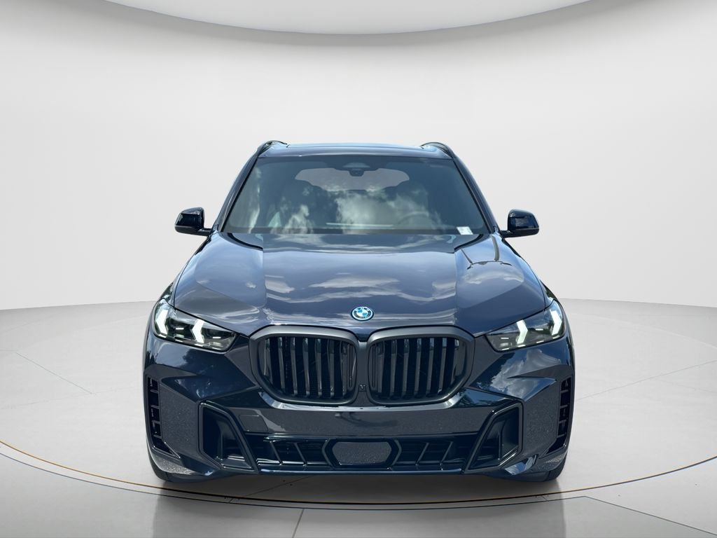 New 2026 Carbon Black Metallic BMW xDrive50e image 2