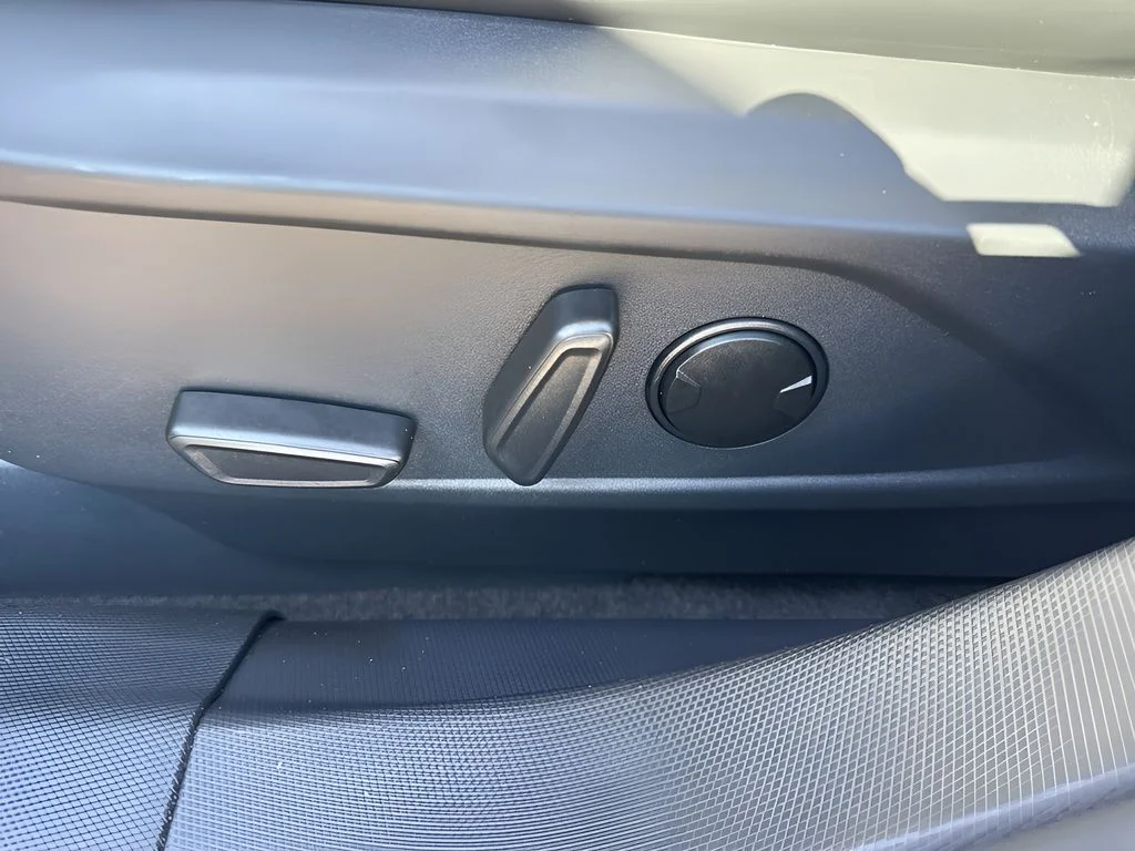 Used 2024 White Ford Select image 10