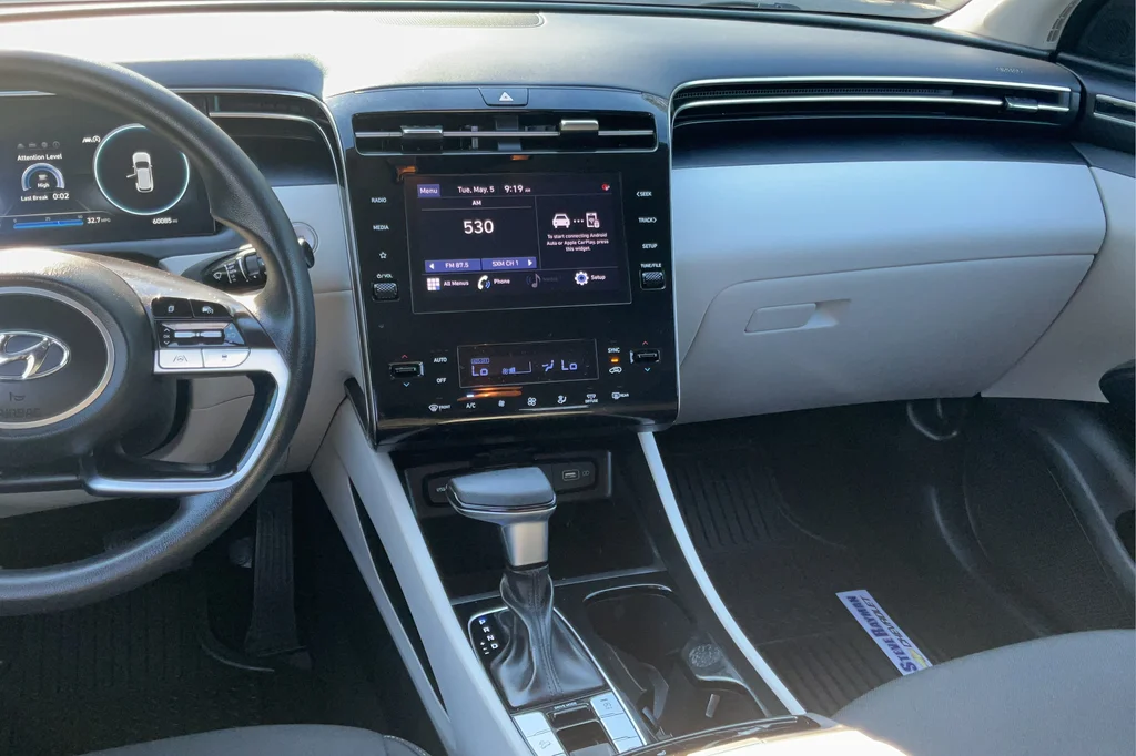 Used 2024 Gray Hyundai SEL image 16