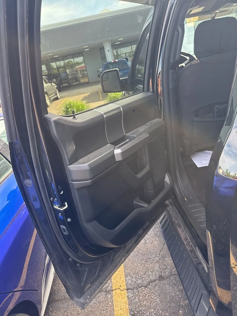 Used 2018 Shadow Black Ford XLT image 7