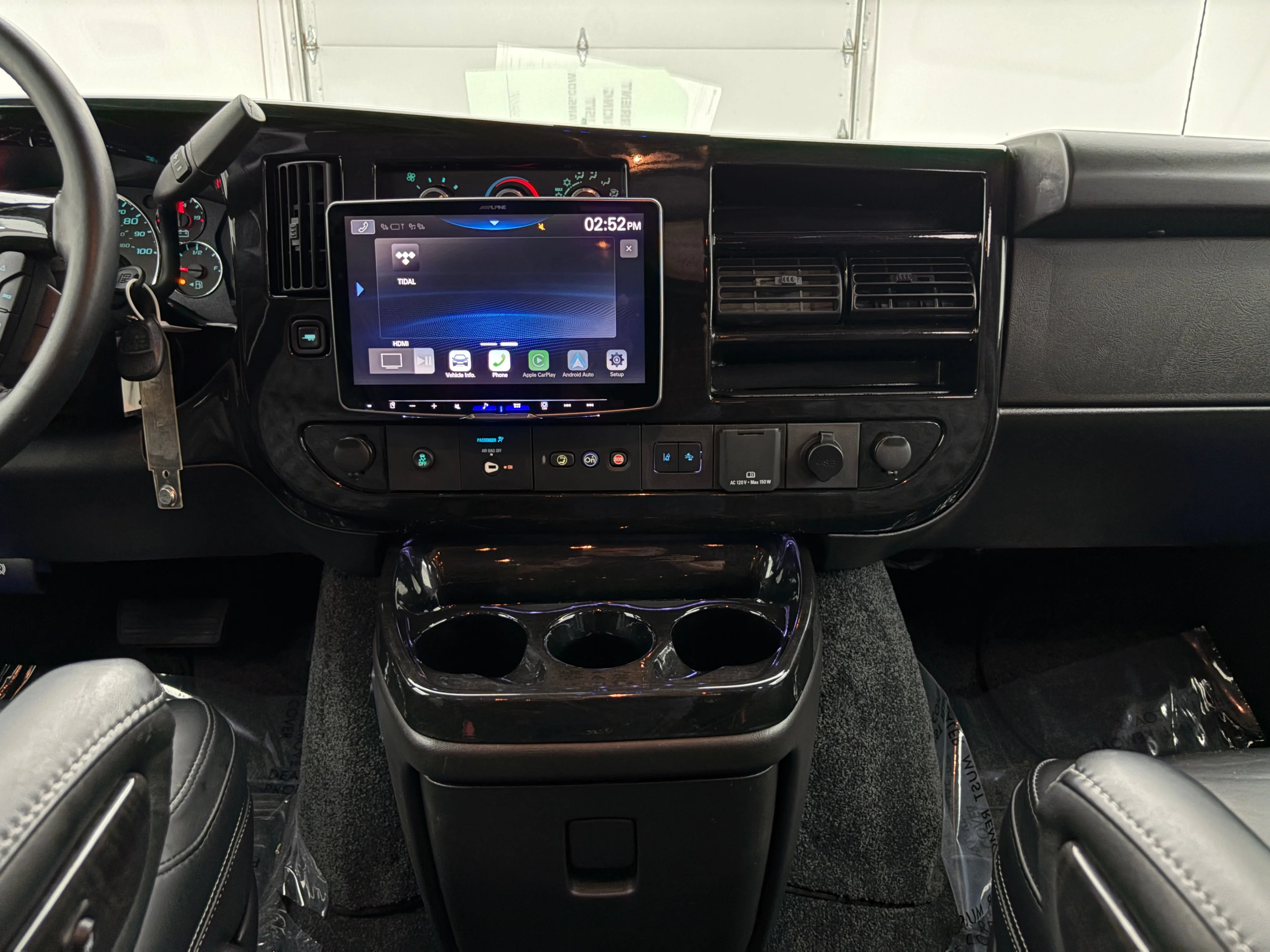 Used 2025 Onyx Black GMC Work Van image 27
