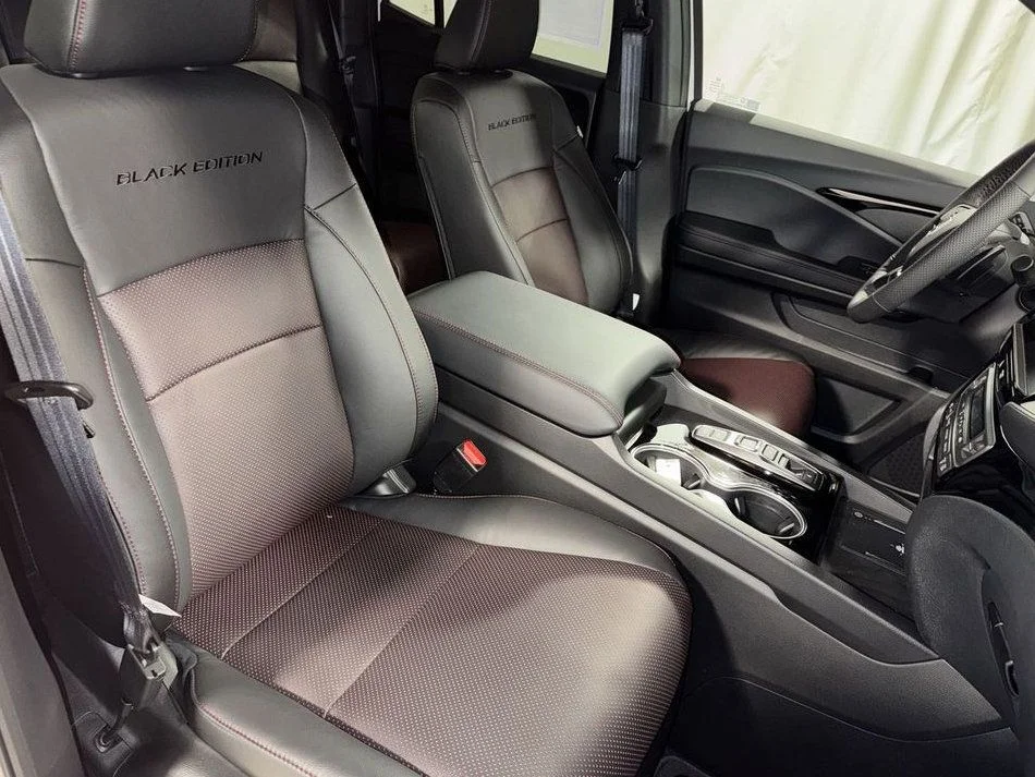 New 2026 Platinum White Pearl Honda Black Edition image 34
