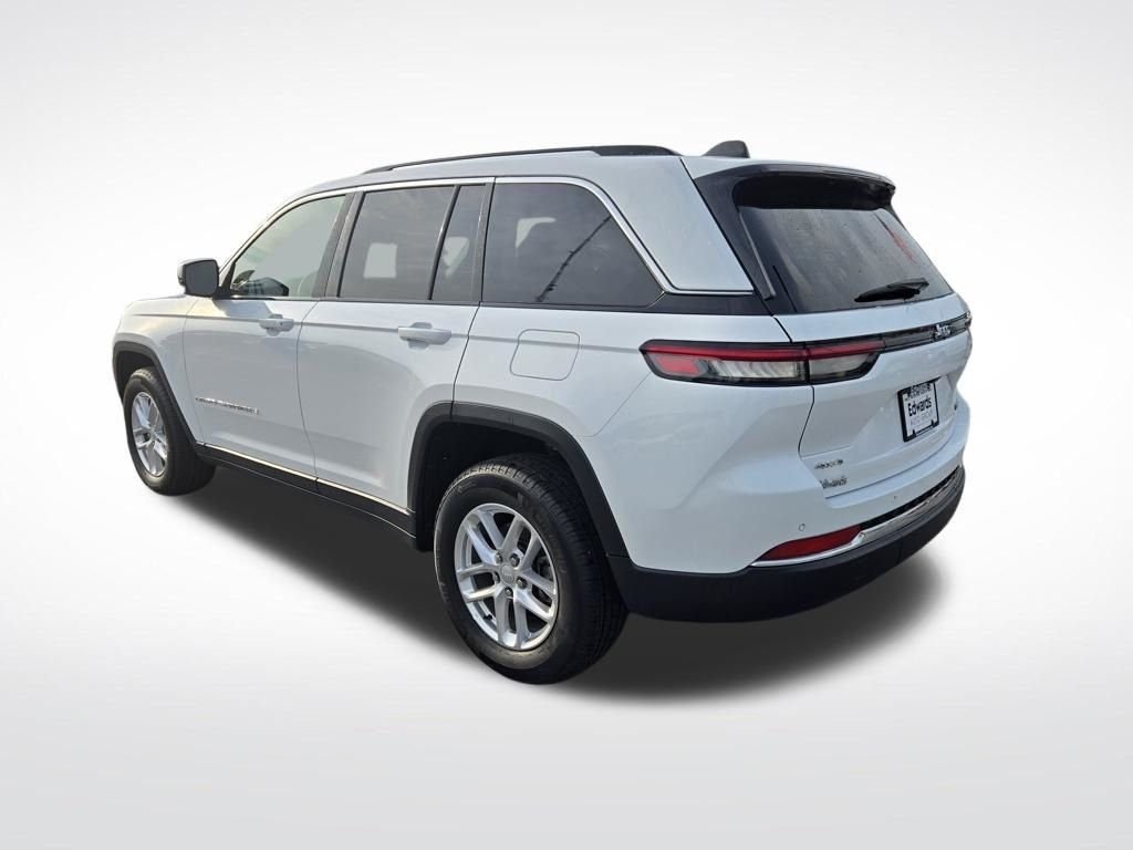 Used 2023 White Jeep Limited image 5