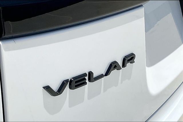 Certified Used 2026 White Land Rover Dynamic SE image 9
