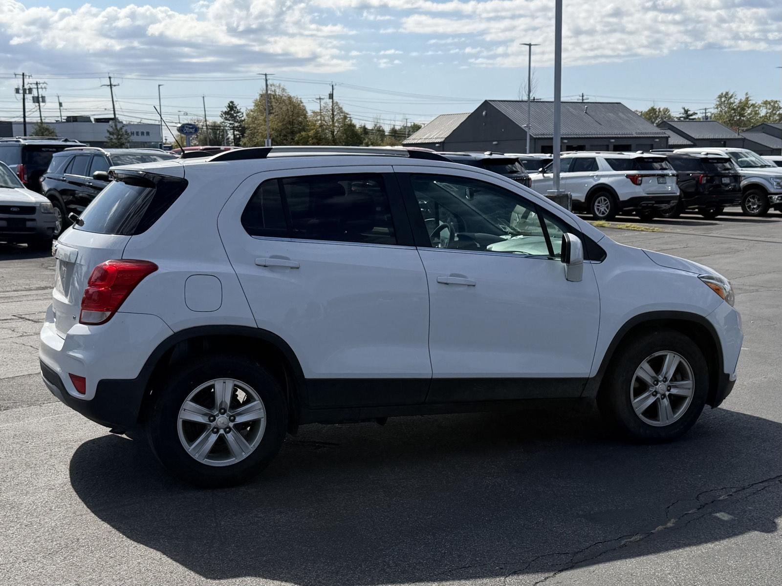 Used 2019 Summit White Chevrolet LT image 6