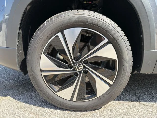 New 2026 Gray Volkswagen 1.5T SE image 11