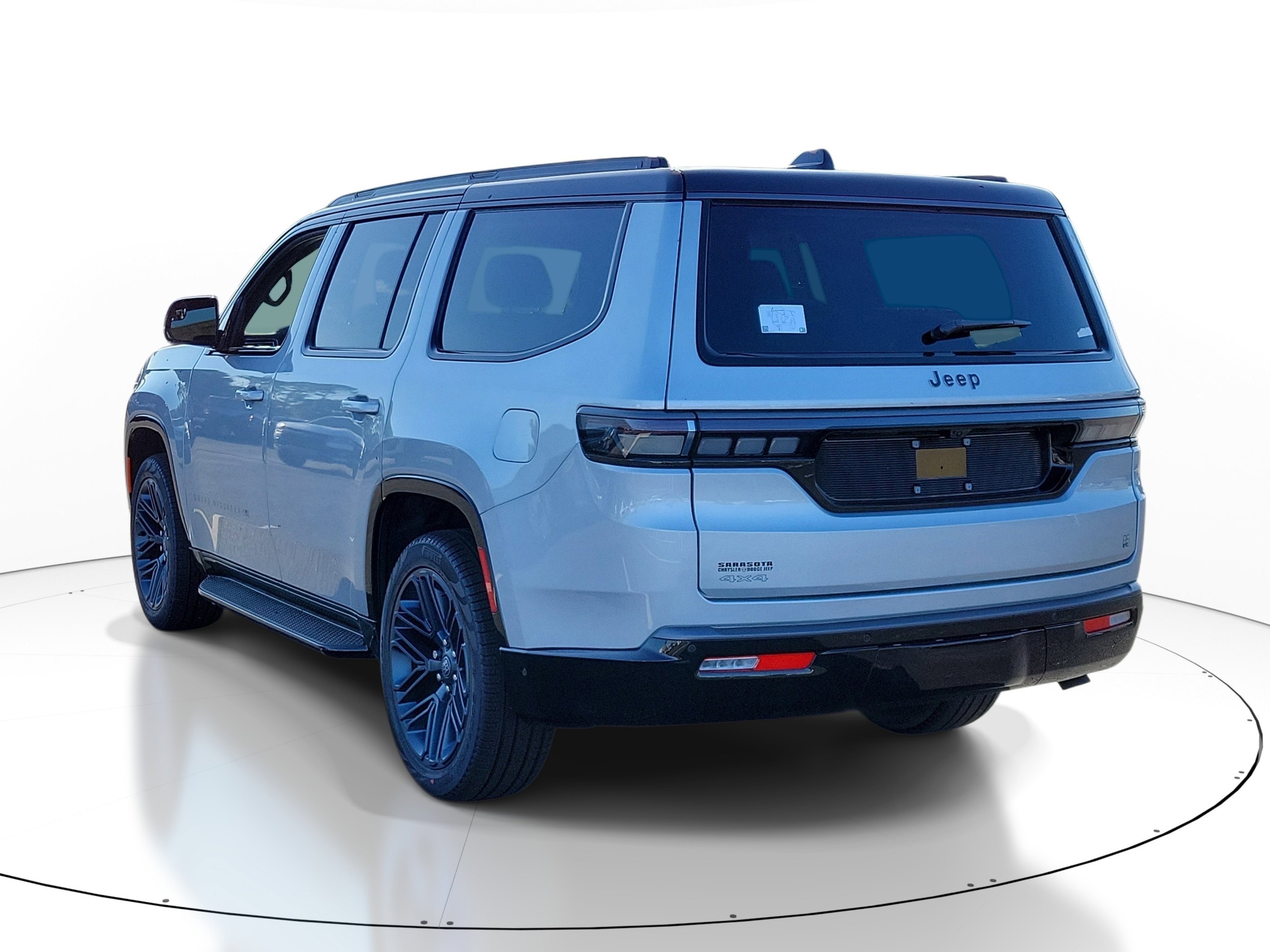 New 2026 Silver-Zynith Exterior Paint Jeep  image 4