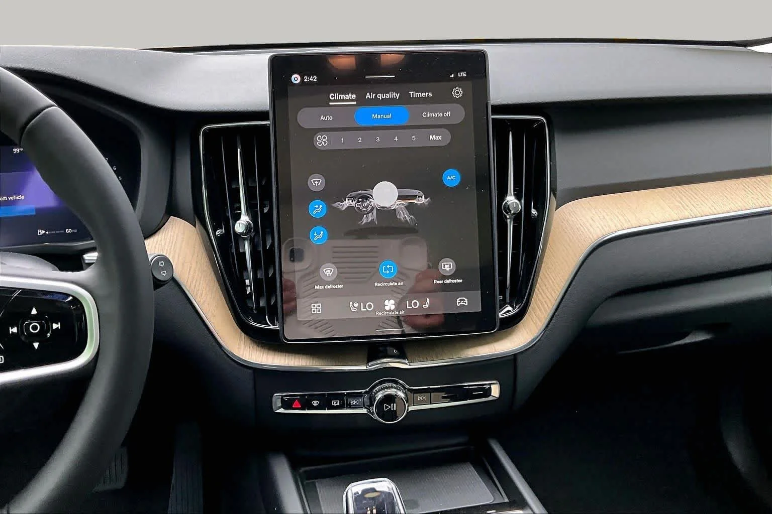 New 2026 Aurora Silver Volvo Plus image 8