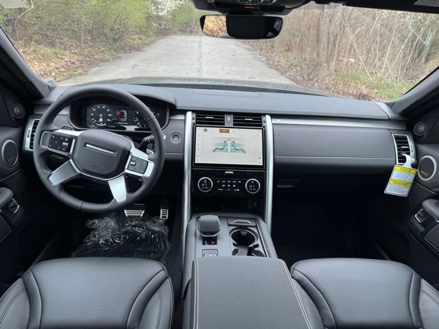 New 2026 Santorini Black Land Rover Dynamic SE image 21