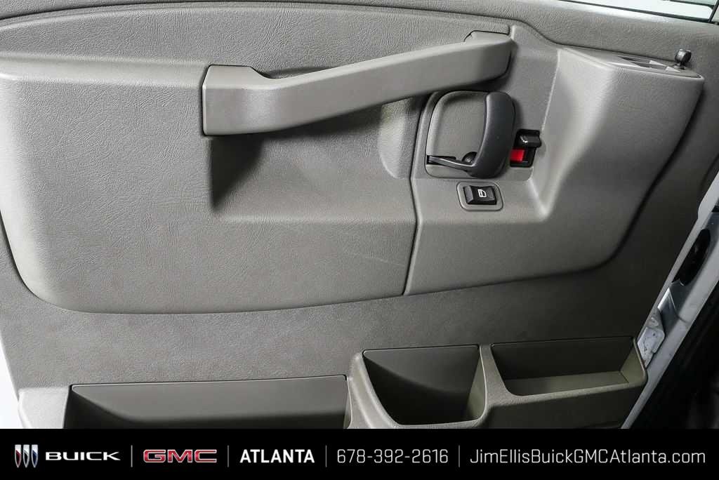 New 2025 Summit White GMC Work Van image 8