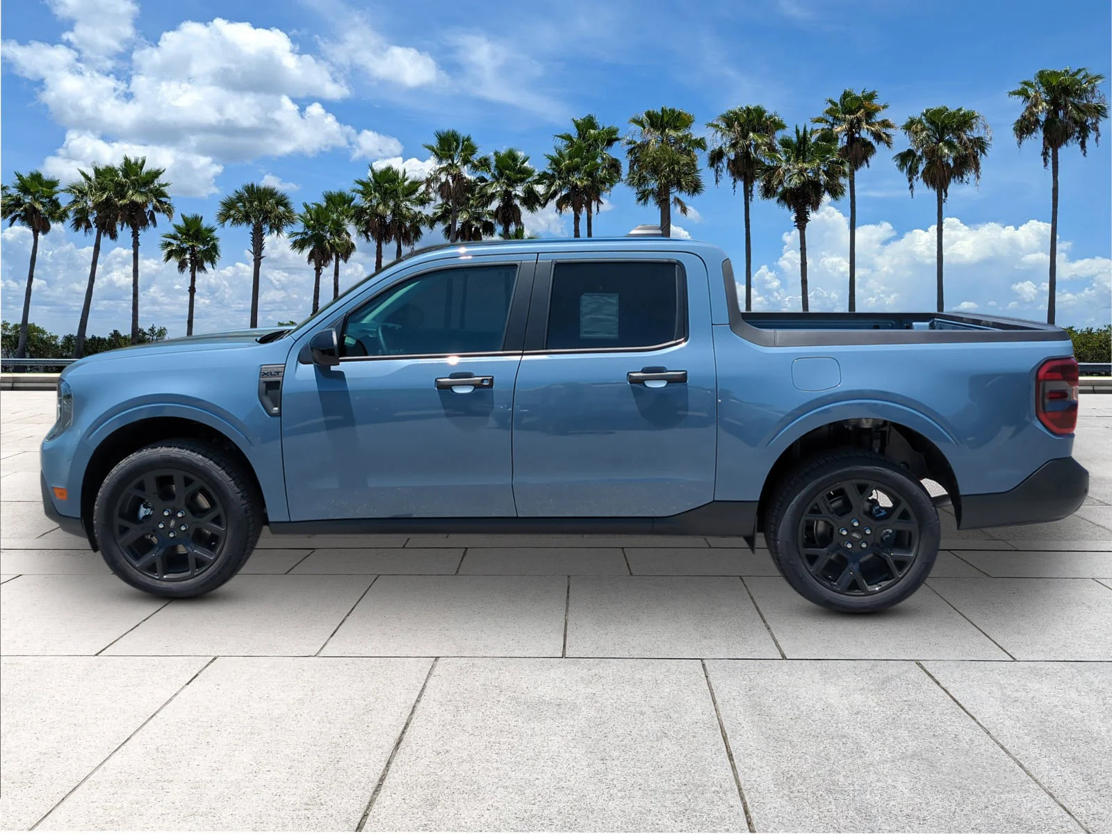 New 2025 Azure Gray Metallic Tri-Coat Ford XLT image 4
