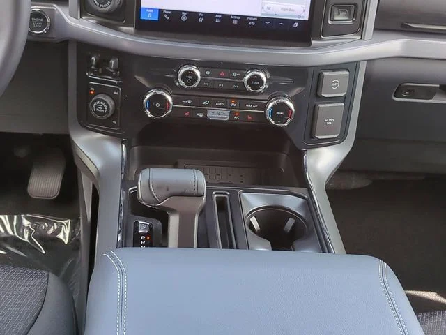 New 2026 Oxford White Ford XLT image 19
