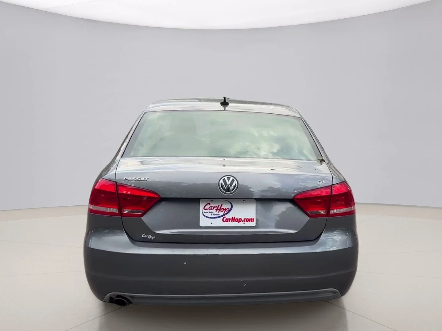 Used 2013 Gray Volkswagen SE image 4