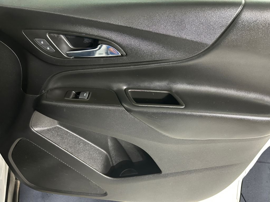 Used 2022 White Chevrolet LT image 15