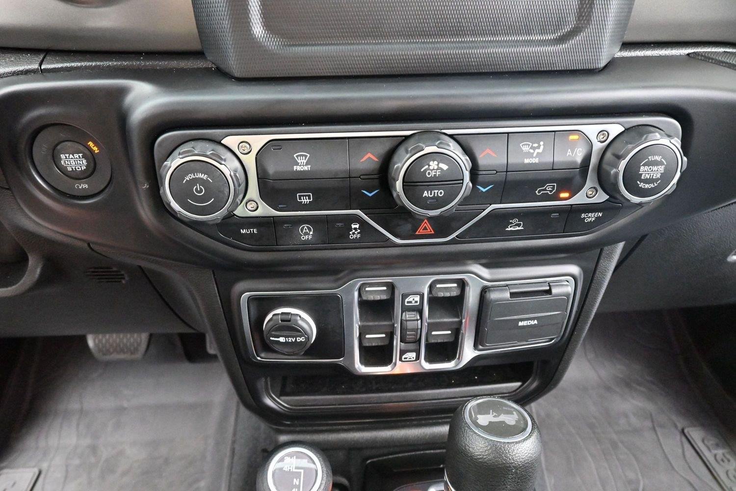 Used 2022 Granite Crystal Metallic Clearcoat Jeep Unlimited Sport S image 23