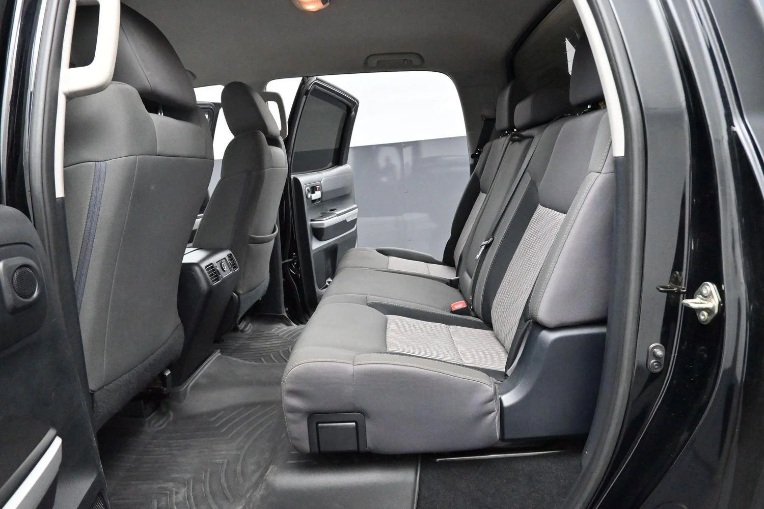 Used 2017 Black Toyota SR5 image 25