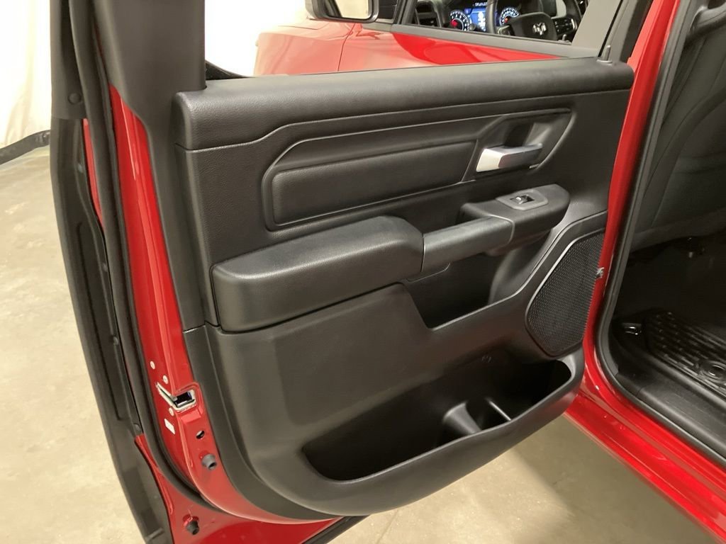 New 2026 Molten Red Pearl-Coat Exterior Paint RAM Warlock image 11