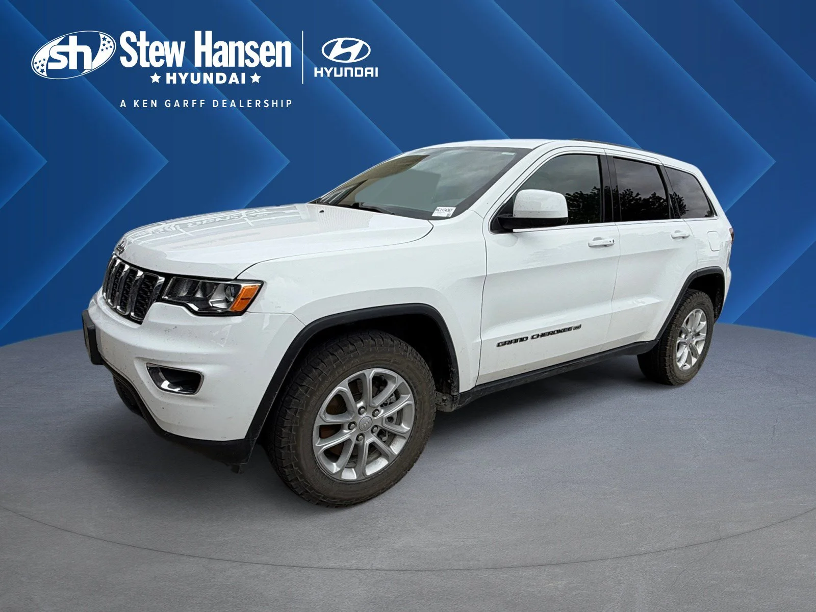 2022 Jeep Grand Cherokee Laredo E 4WD's photo