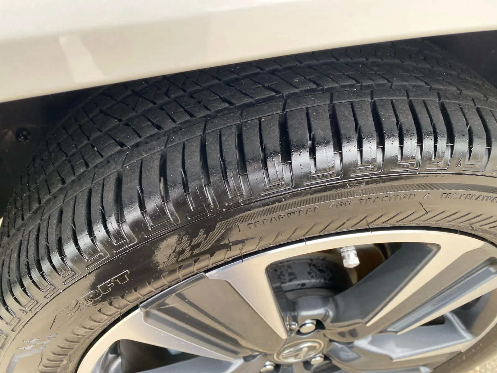 Used 2025  Lexus UX 300h image 29
