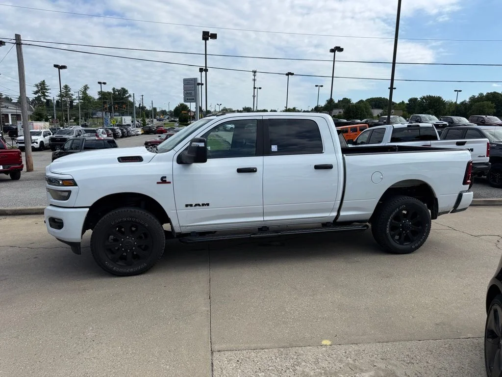 Used 2025 White Ram Big Horn image 10