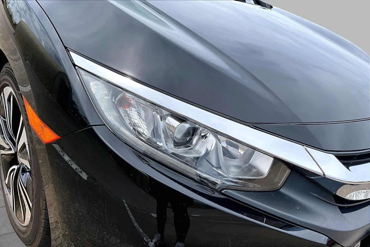 Used 2018 Crystal Black Pearl Honda EX-L image 25