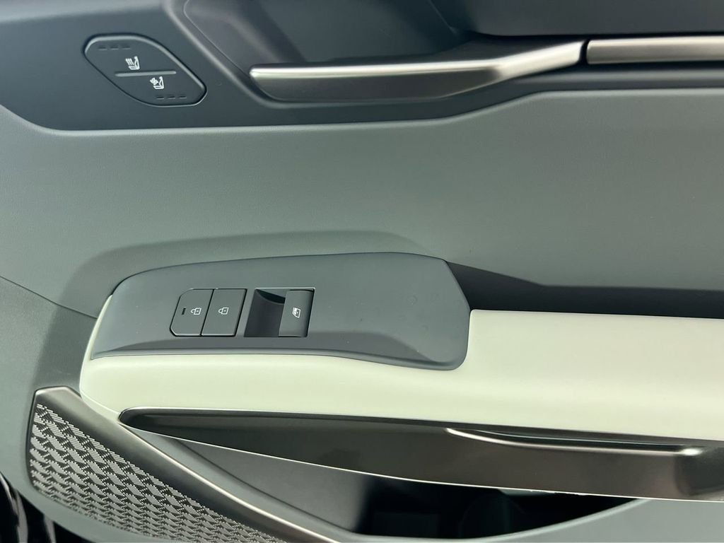 New 2026 Ebony Black Kia Wind AWD image 33