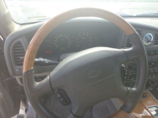 Used 2001 Tan INFINITI Luxury image 12